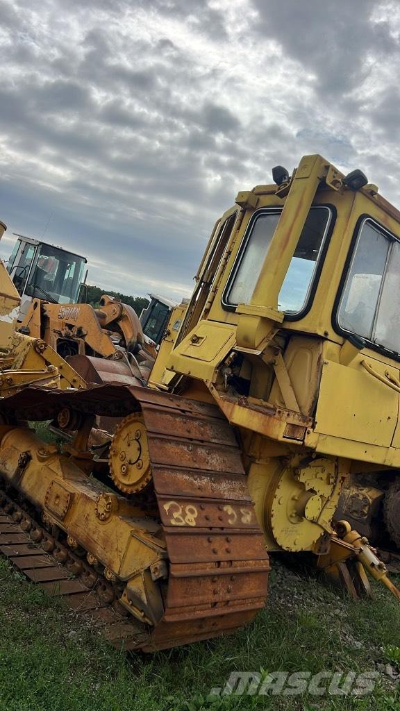CAT D 4 H Axe