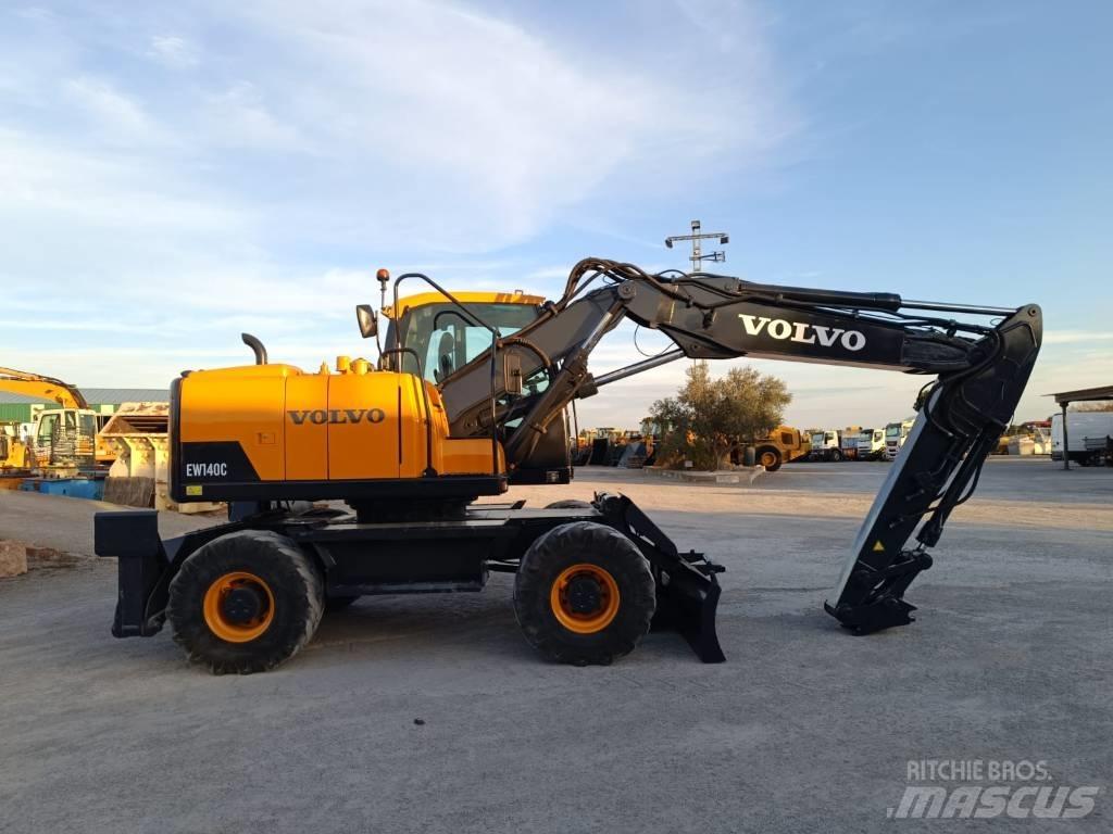 Volvo EW 140 C Excavatoare cu roti