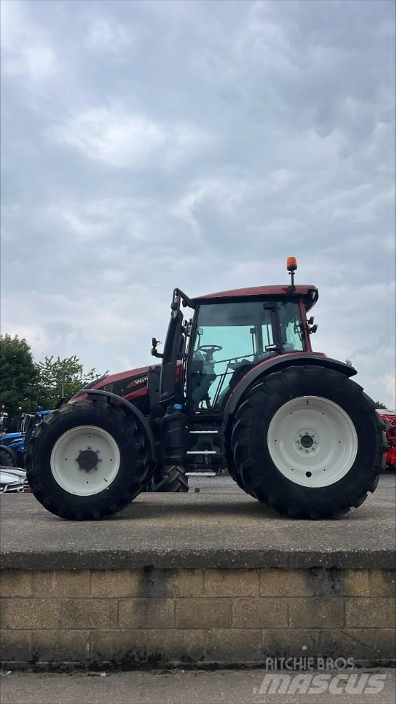 Valtra G 135 A Tractoare