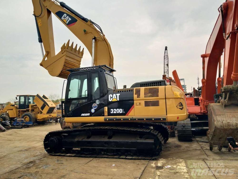 CAT 320D Excavatoare pe șenile

