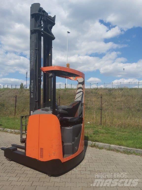 BT RR E 160 Stivuitor cu catarg retractabil