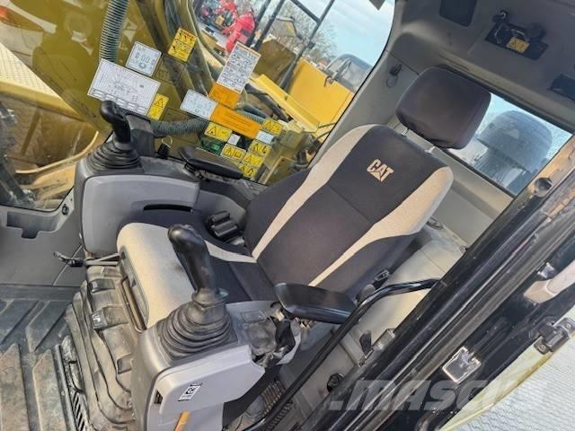 CAT 323 EL Excavatoare pe șenile
