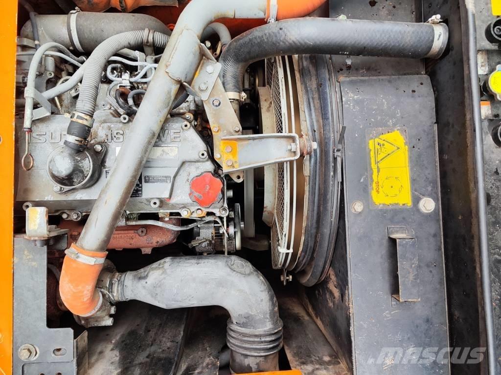 Hitachi ZX 210 W-3 Excavatoare cu roti