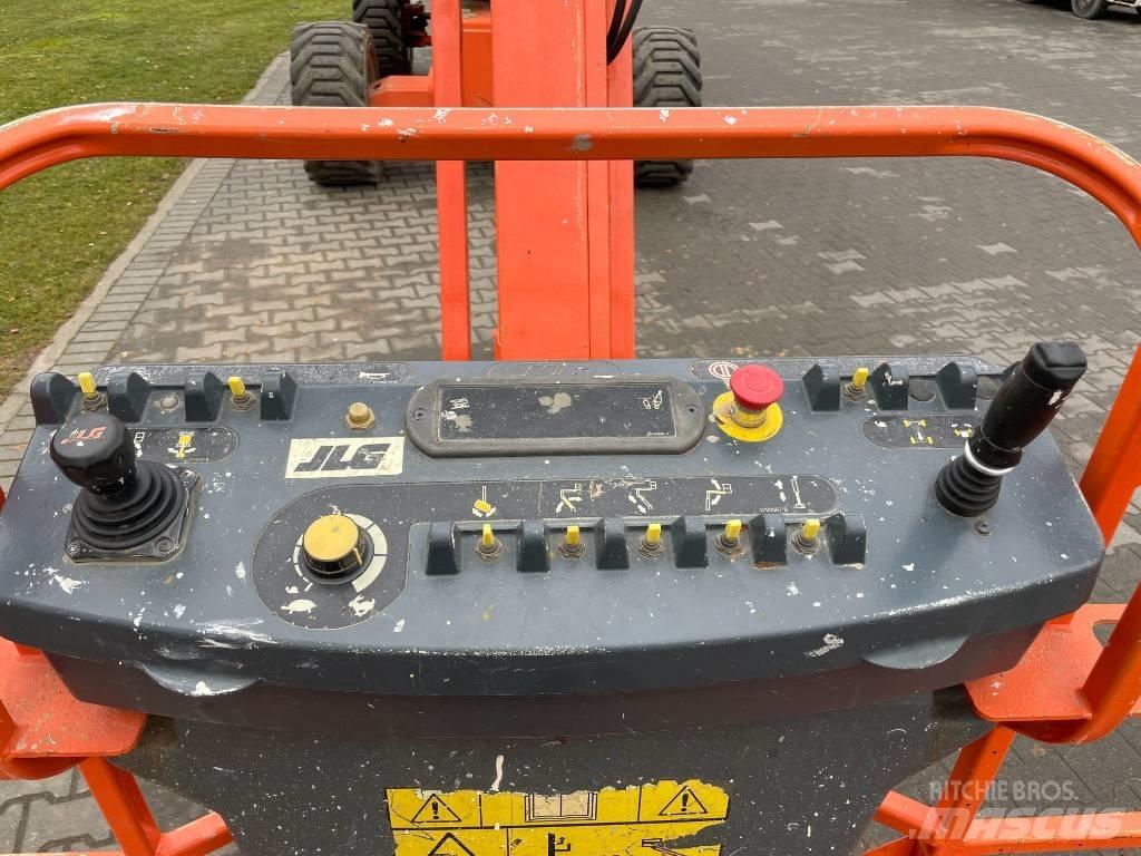 JLG 800 AJ Nacele cu brat articulat