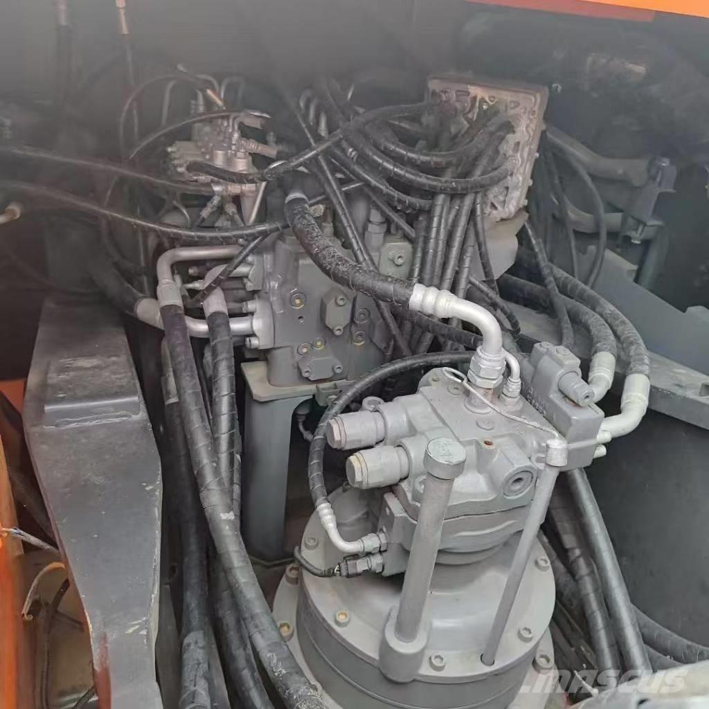 Hitachi 240-3 Excavatoare pe șenile
