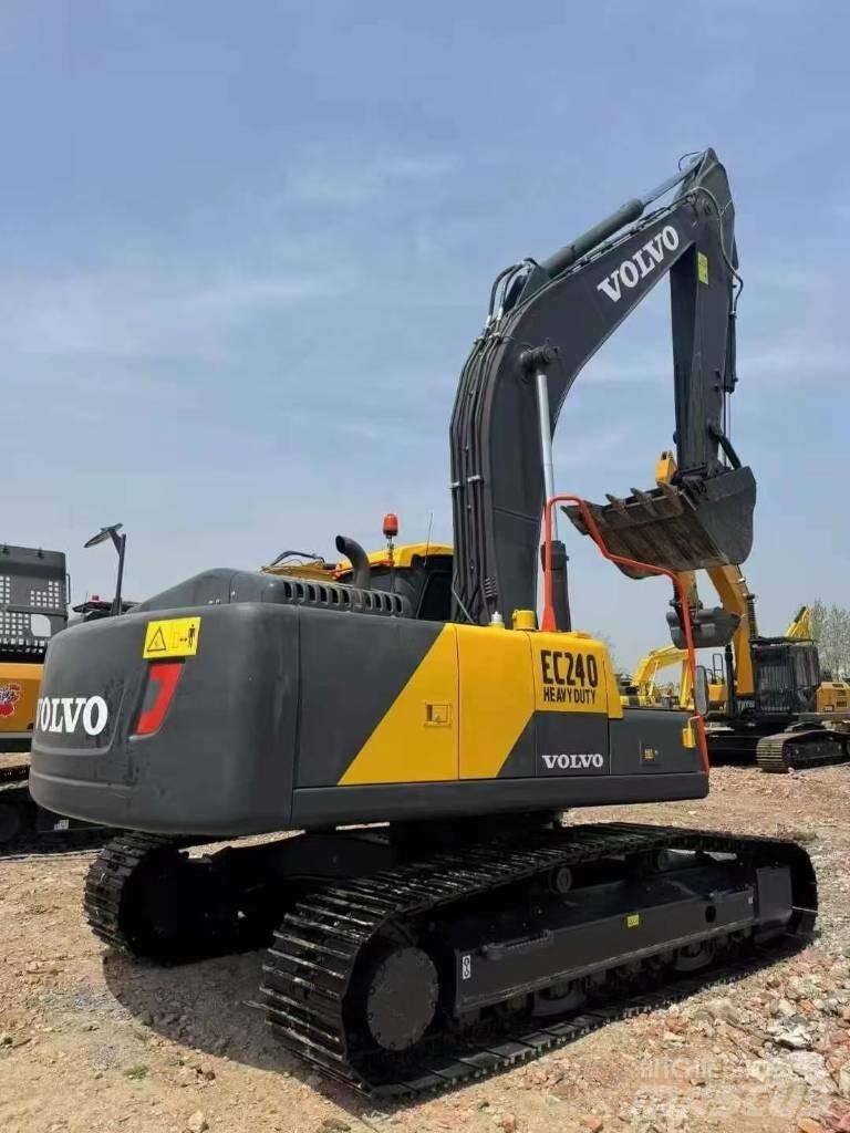 Volvo EC 240 Excavatoare pe șenile
