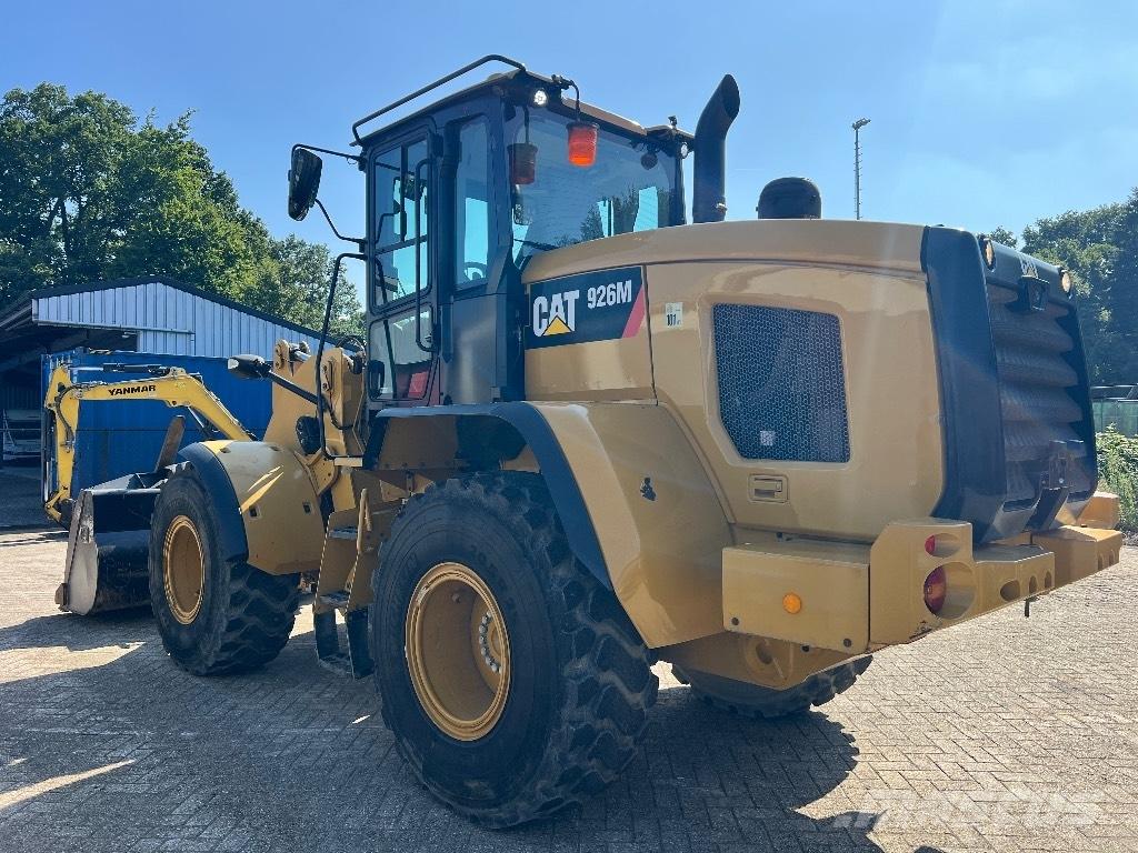 CAT 926M - 926 M Excavatoare pe șenile
