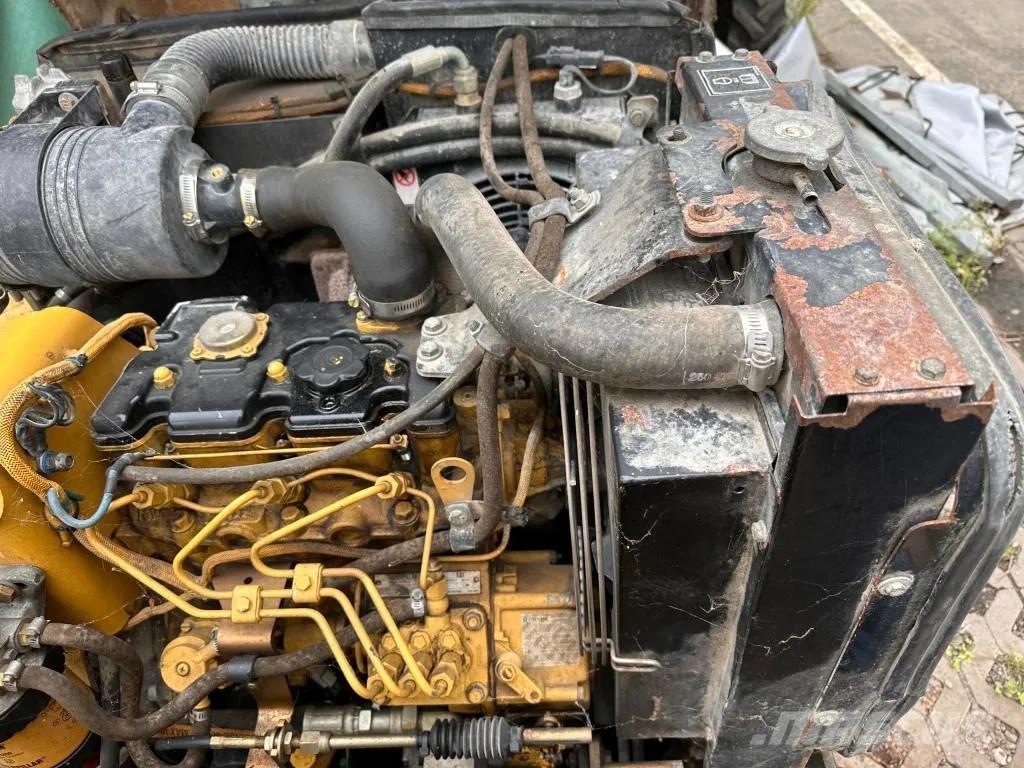 CAT CB-225E Alti cilindri compactori