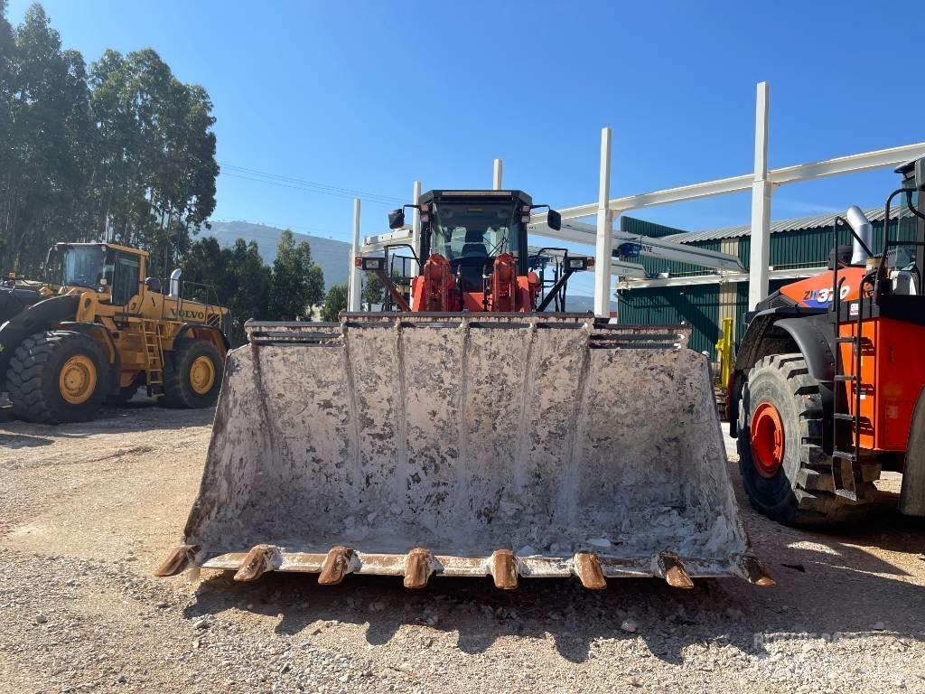 Hitachi ZW 550 - 6 Incarcator pe pneuri