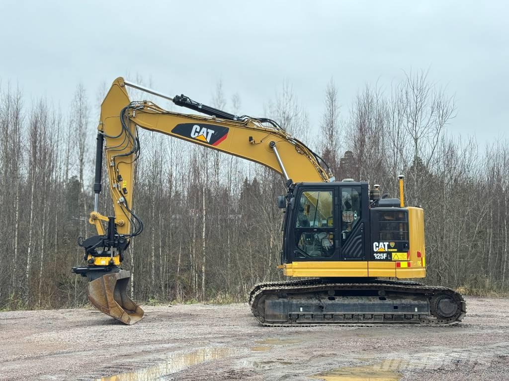 CAT 325 Excavatoare pe șenile
