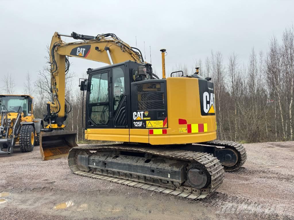 CAT 325 Excavatoare pe șenile
