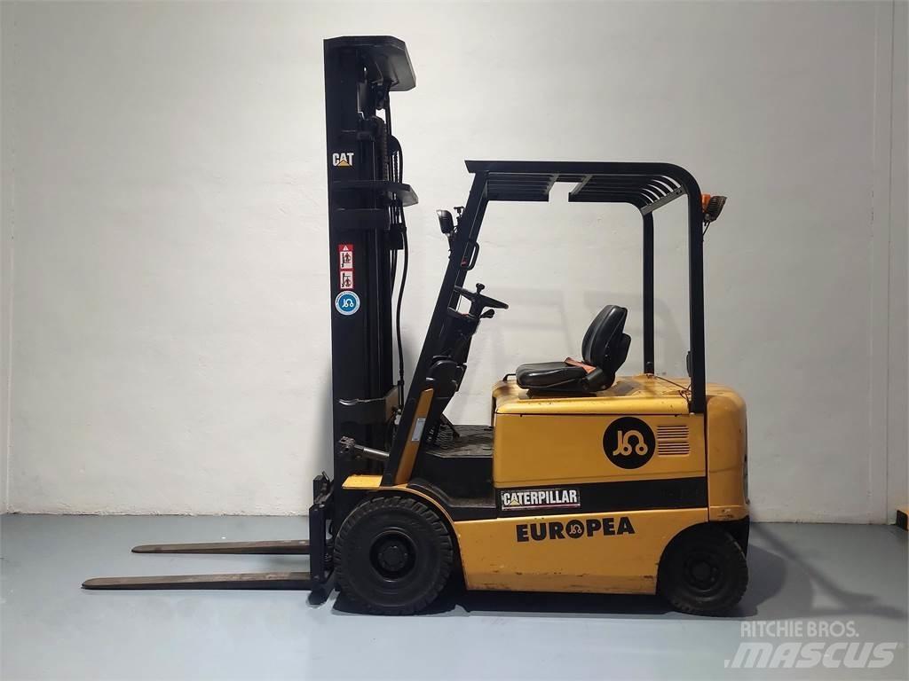 CAT EP25K PAC Stivuitor electric