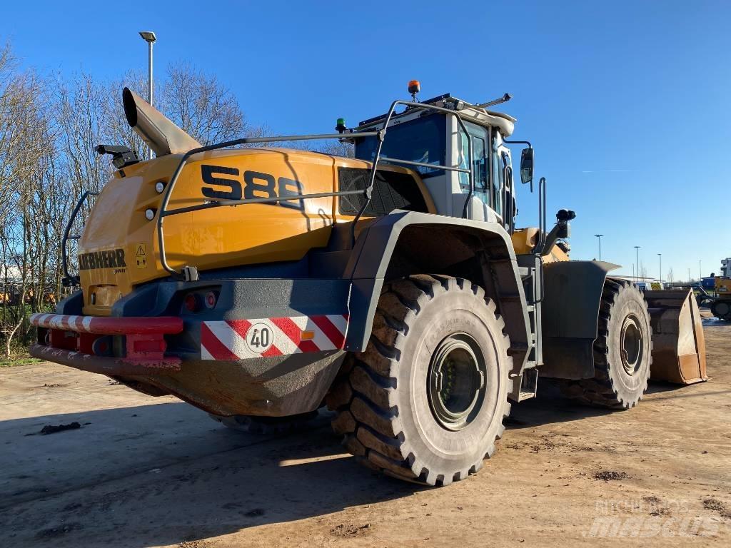 Liebherr L 586 Incarcator pe pneuri
