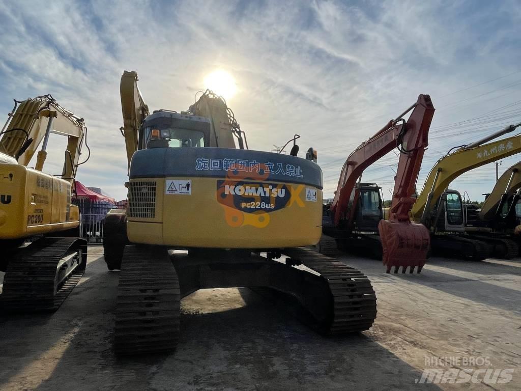 Komatsu PC 228 US Excavatoare pe șenile
