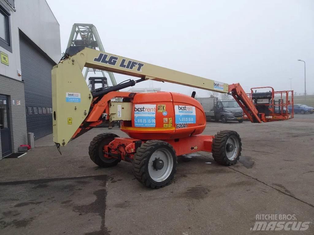 JLG 600AJ Nacele cu brat articulat