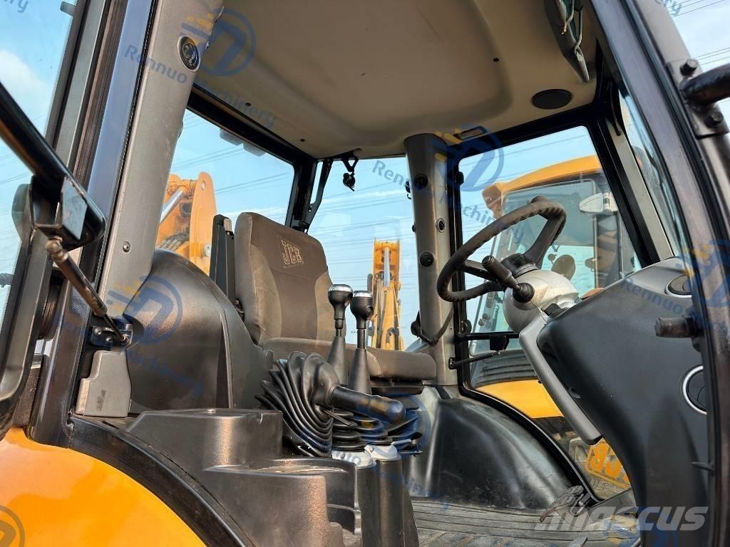 JCB 4 CX Buldoexcavatoare