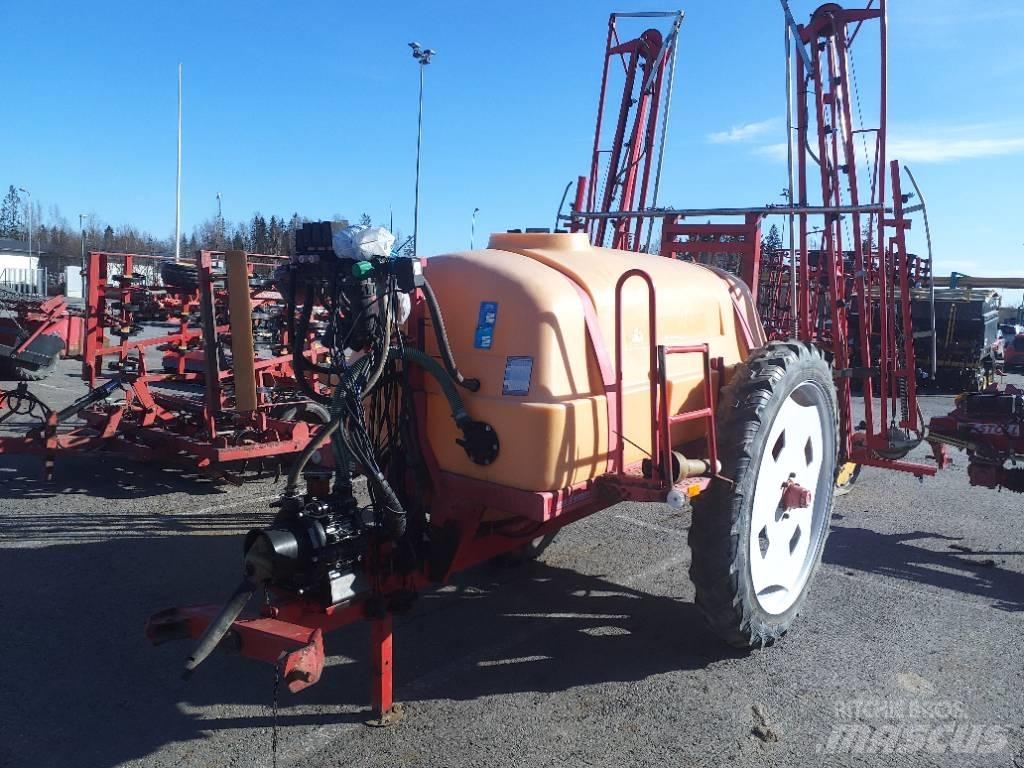 Junkkari 2300 / 15 / 3 Tractoare agricole sprayers