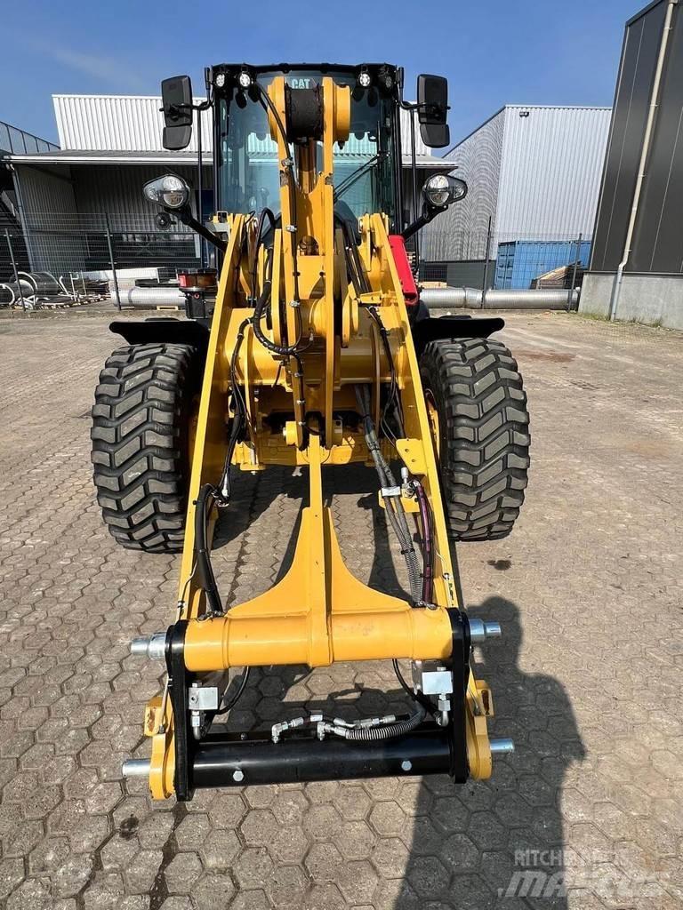 CAT 908 Incarcator pe pneuri