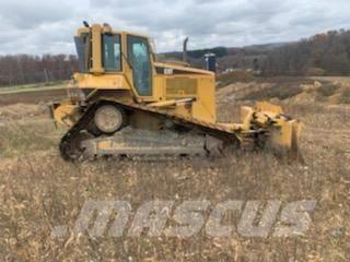 CAT D6N Buldozere pe senile