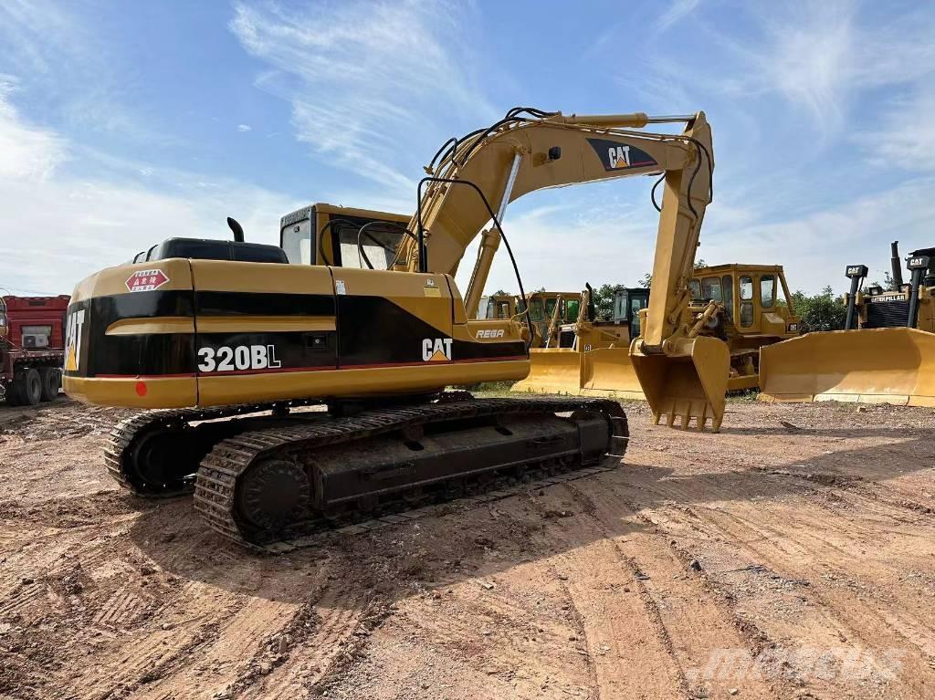 CAT 320BL Excavatoare pe șenile
