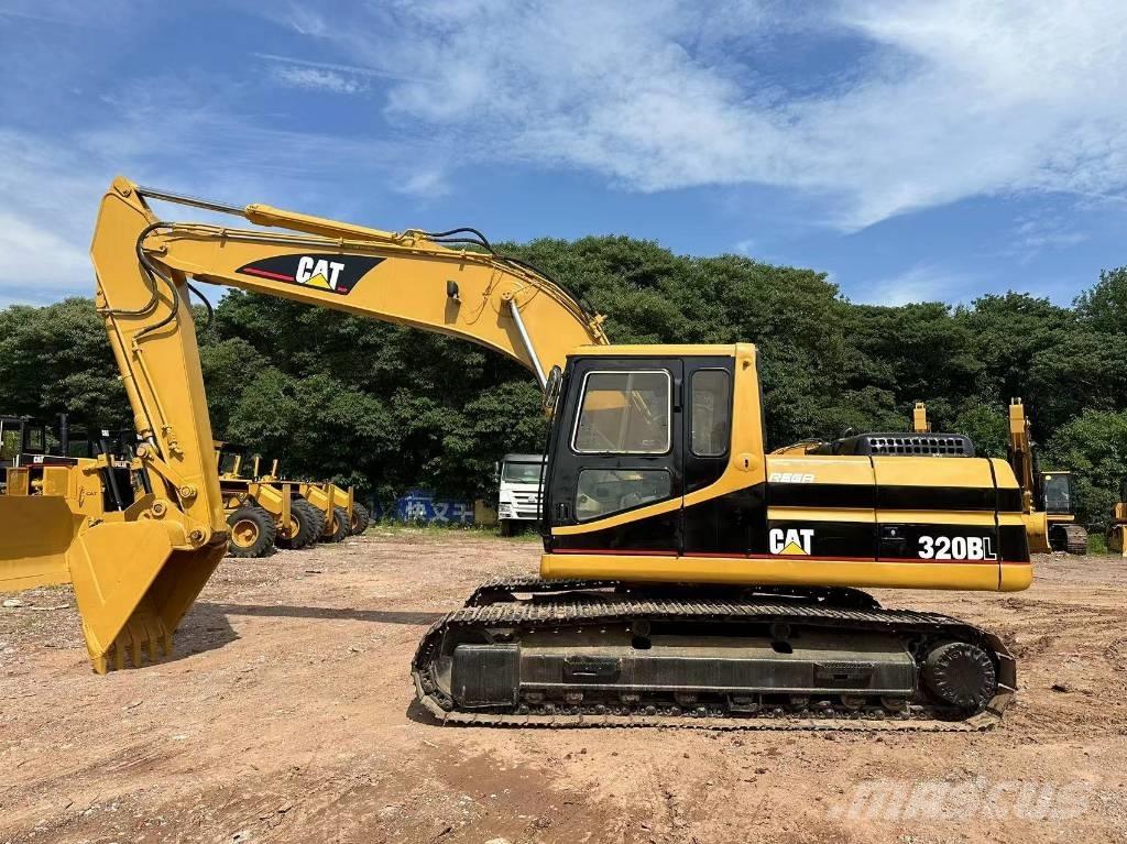 CAT 320BL Excavatoare pe șenile
