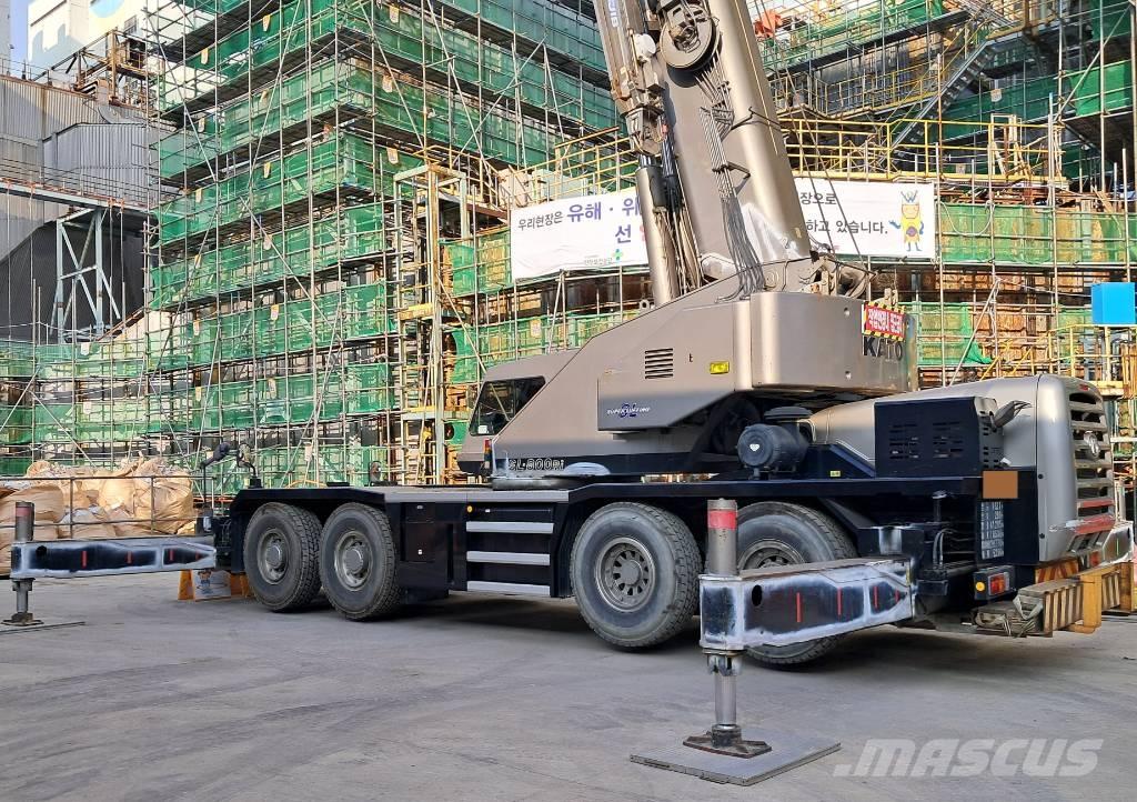 Kato KR-75H Macara teren accidentat