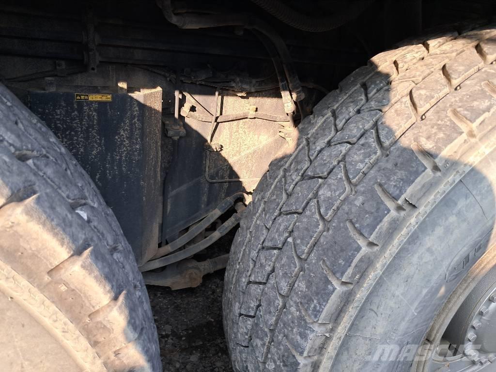 Kato KR-75H Macara teren accidentat