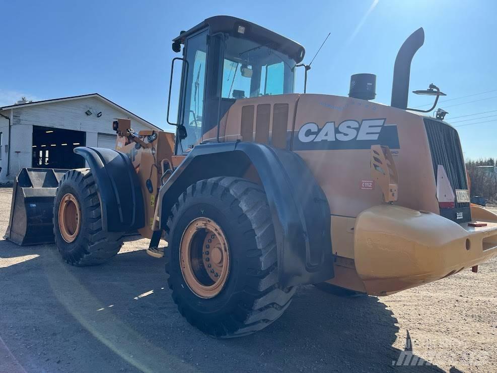 CASE 921 F Incarcator pe pneuri