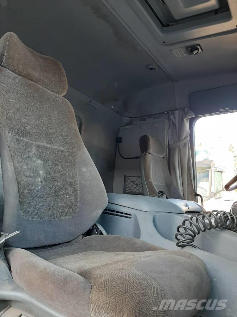 Scania P 124 Camion cu carlig de ridicare