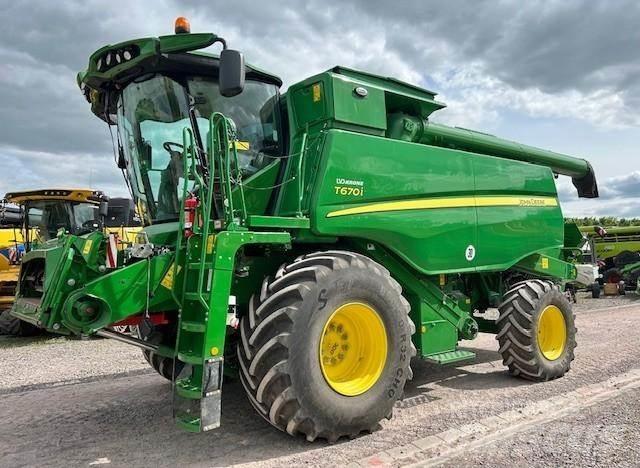 John Deere T 670 Combine de secerat