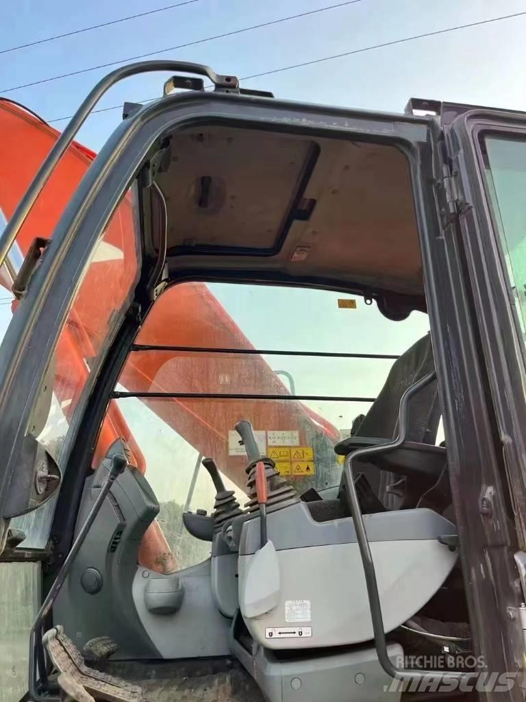 Hitachi ZX 300 Excavatoare pe șenile
