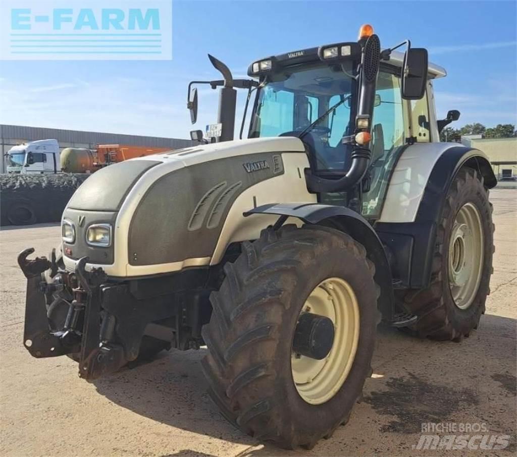 Valtra t 202 Tractoare