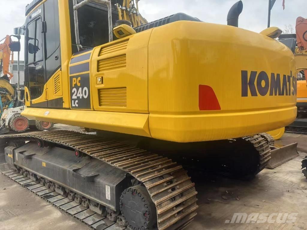 Komatsu PC 240 Excavatoare pe șenile
