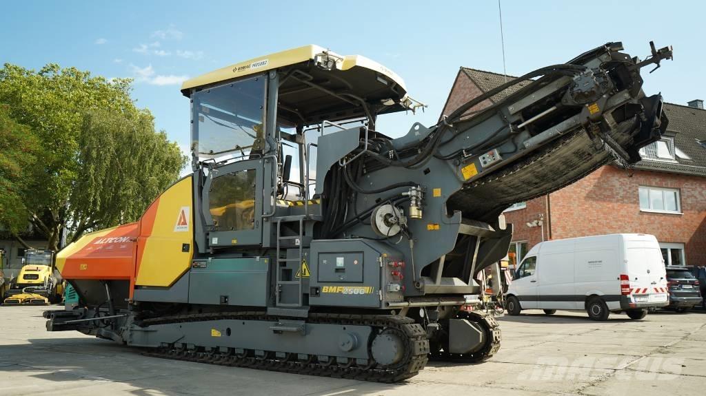 Bomag BMF 2500 S Pavatoare asfalt