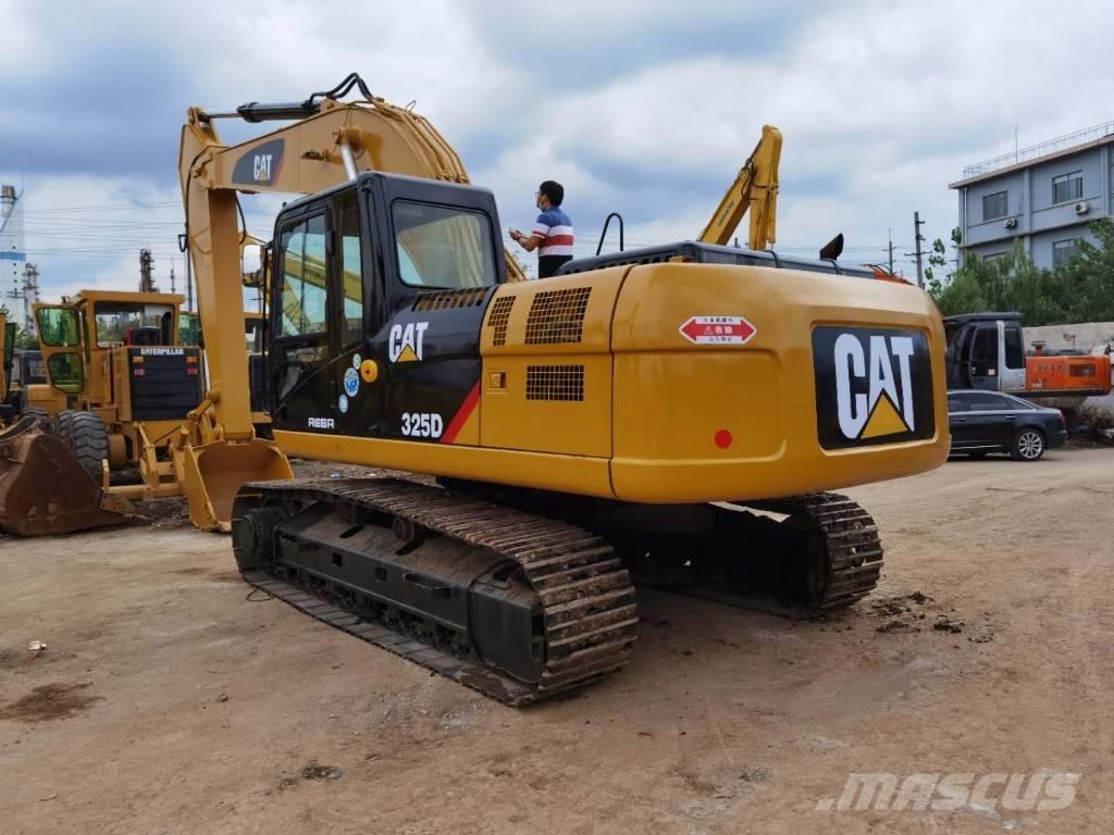 CAT 325 D  L Excavatoare pe șenile
