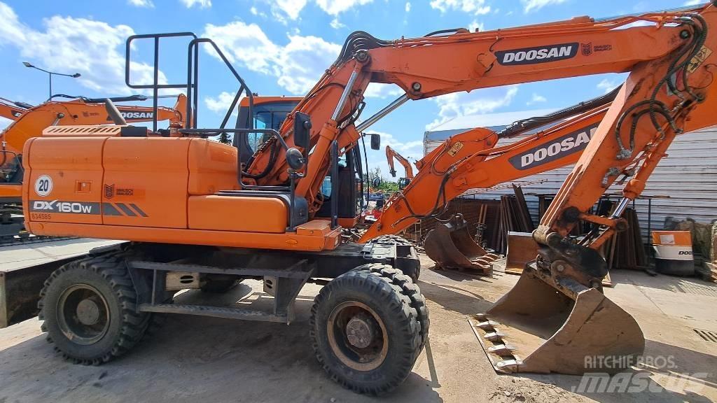 Doosan DX 160 W-3 Excavatoare cu roti