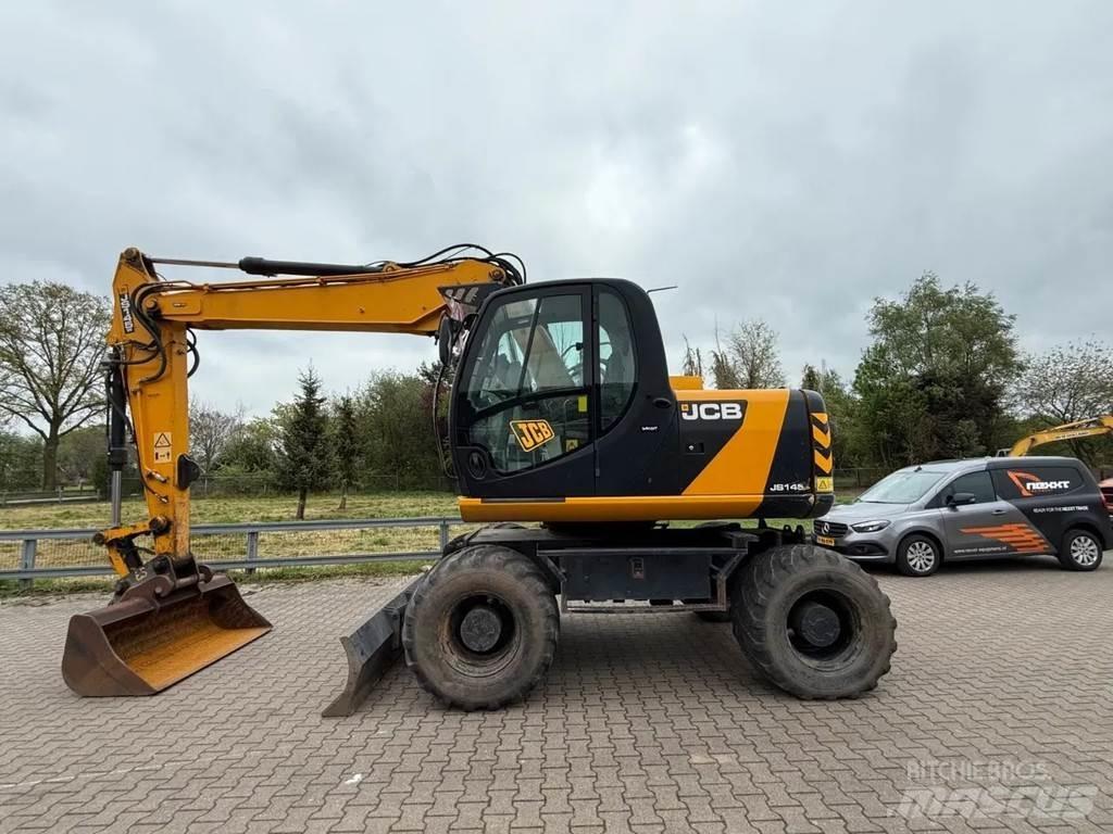 JCB JS 145W Excavatoare cu roti