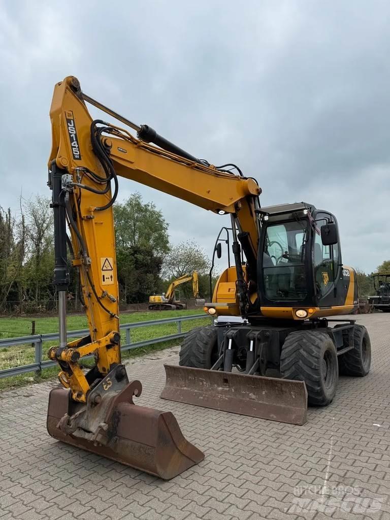 JCB JS 145W Excavatoare cu roti