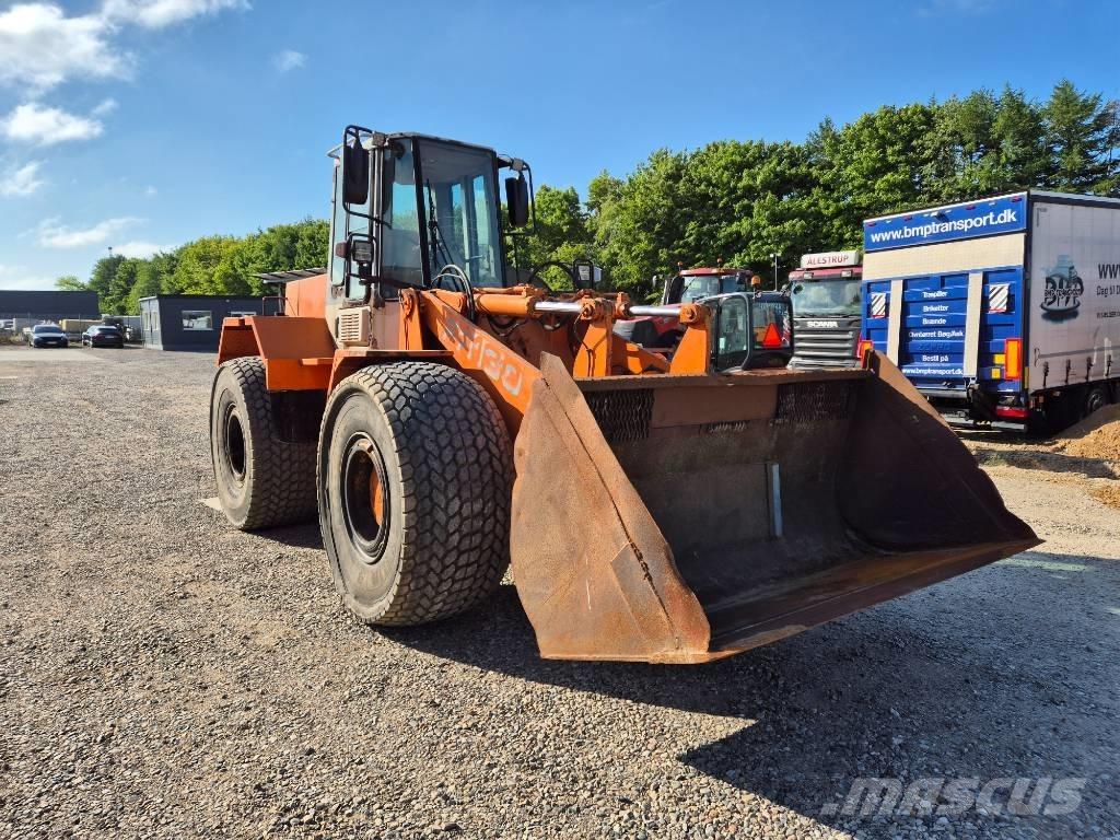 Hitachi FR 130 Incarcator pe pneuri