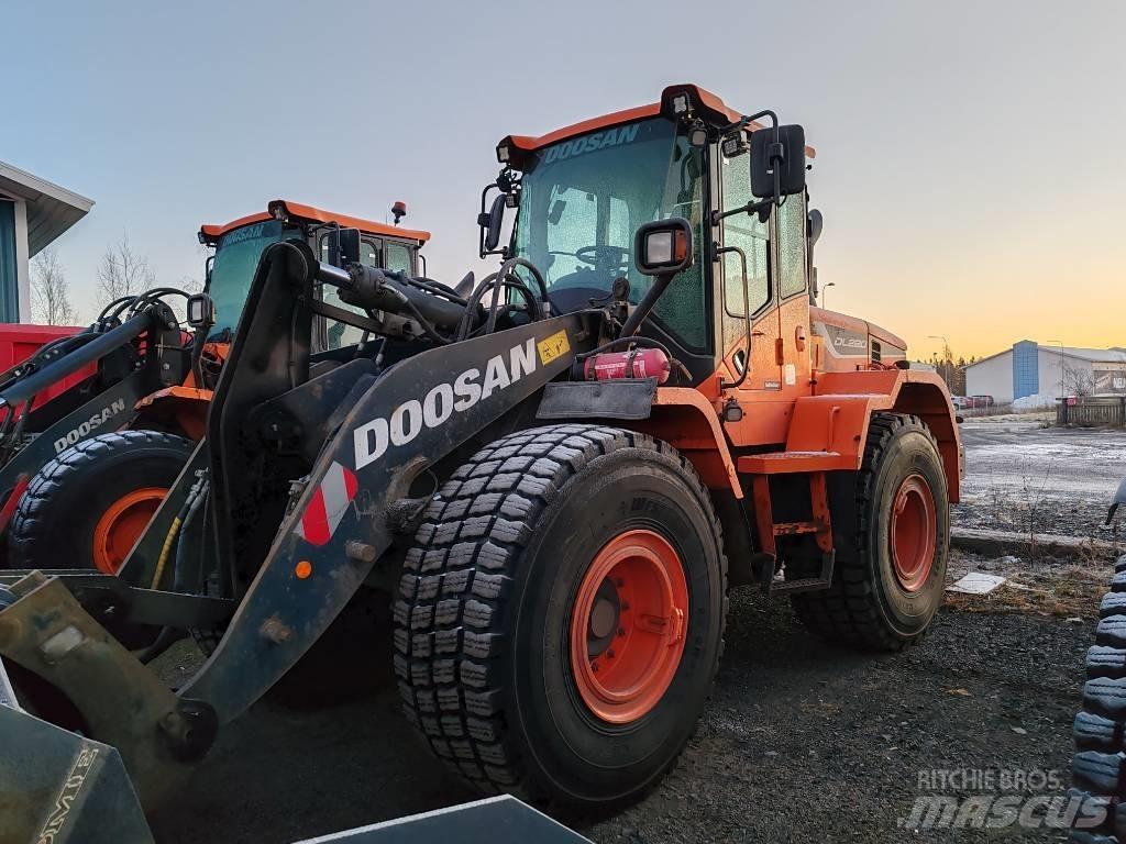 Doosan DL 220 Incarcator pe pneuri