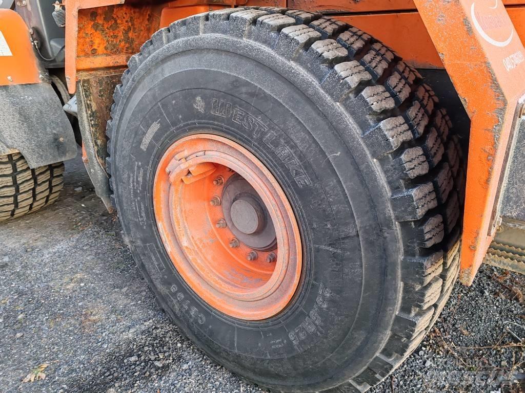 Doosan DL 220 Incarcator pe pneuri