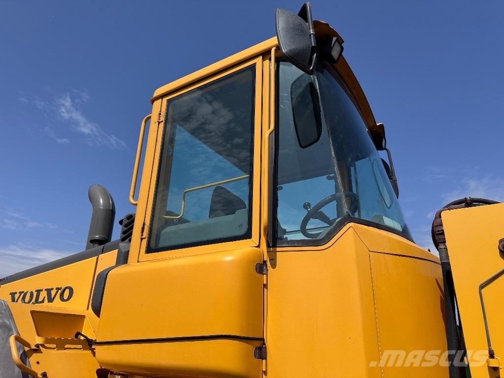 Volvo L 120 E Incarcator pe pneuri