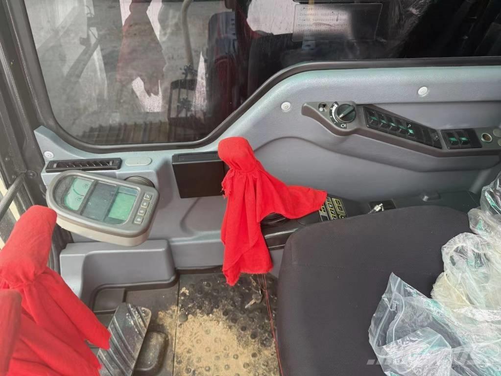 Volvo 140 Excavatoare pe șenile
