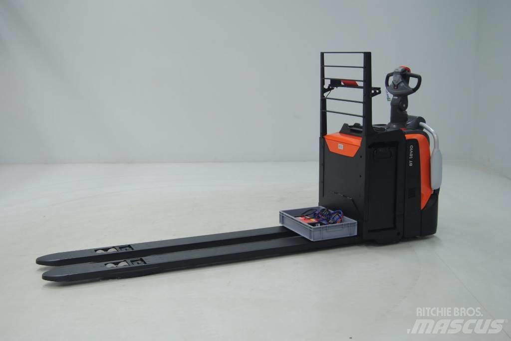 Toyota LPE250 Transpaleta cu platforma