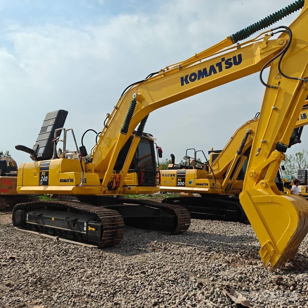 Komatsu 240LC-8 Excavatoare pe șenile
