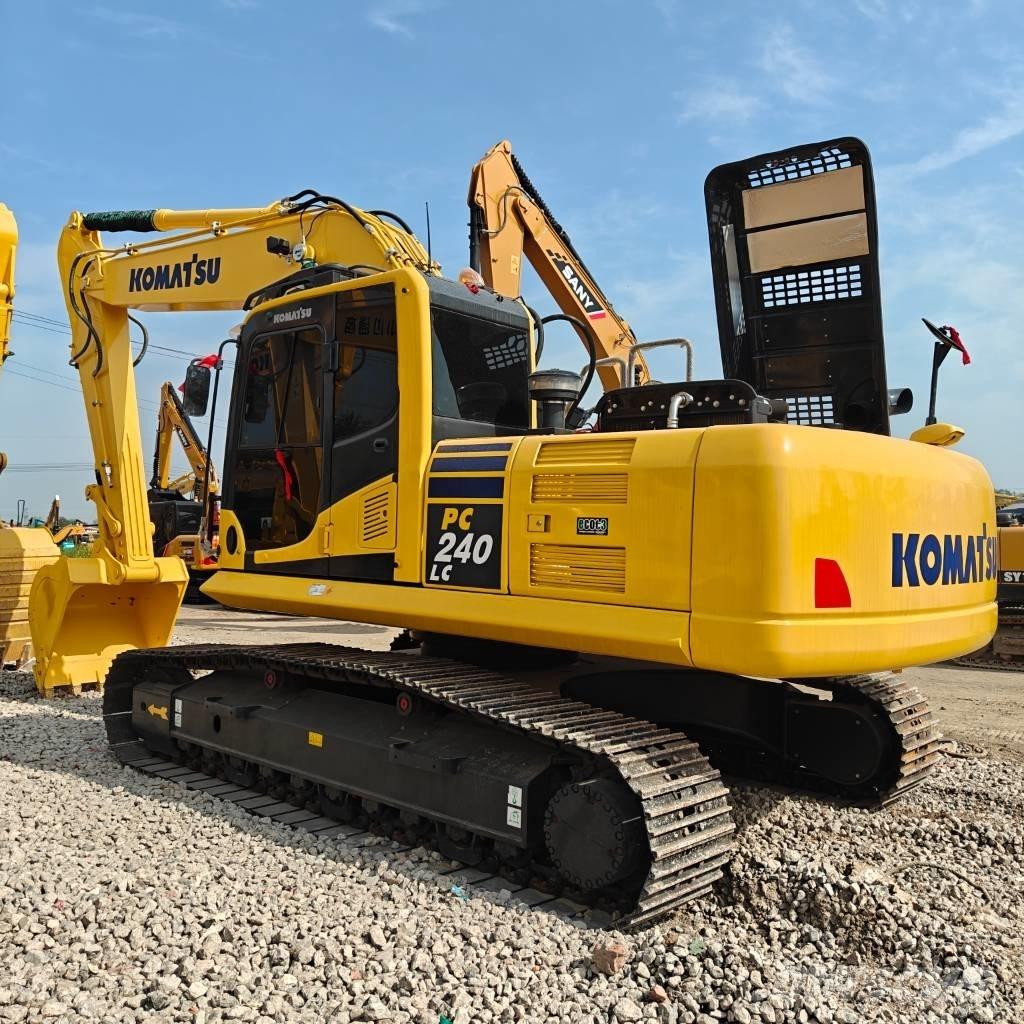 Komatsu 240LC-8 Excavatoare pe șenile
