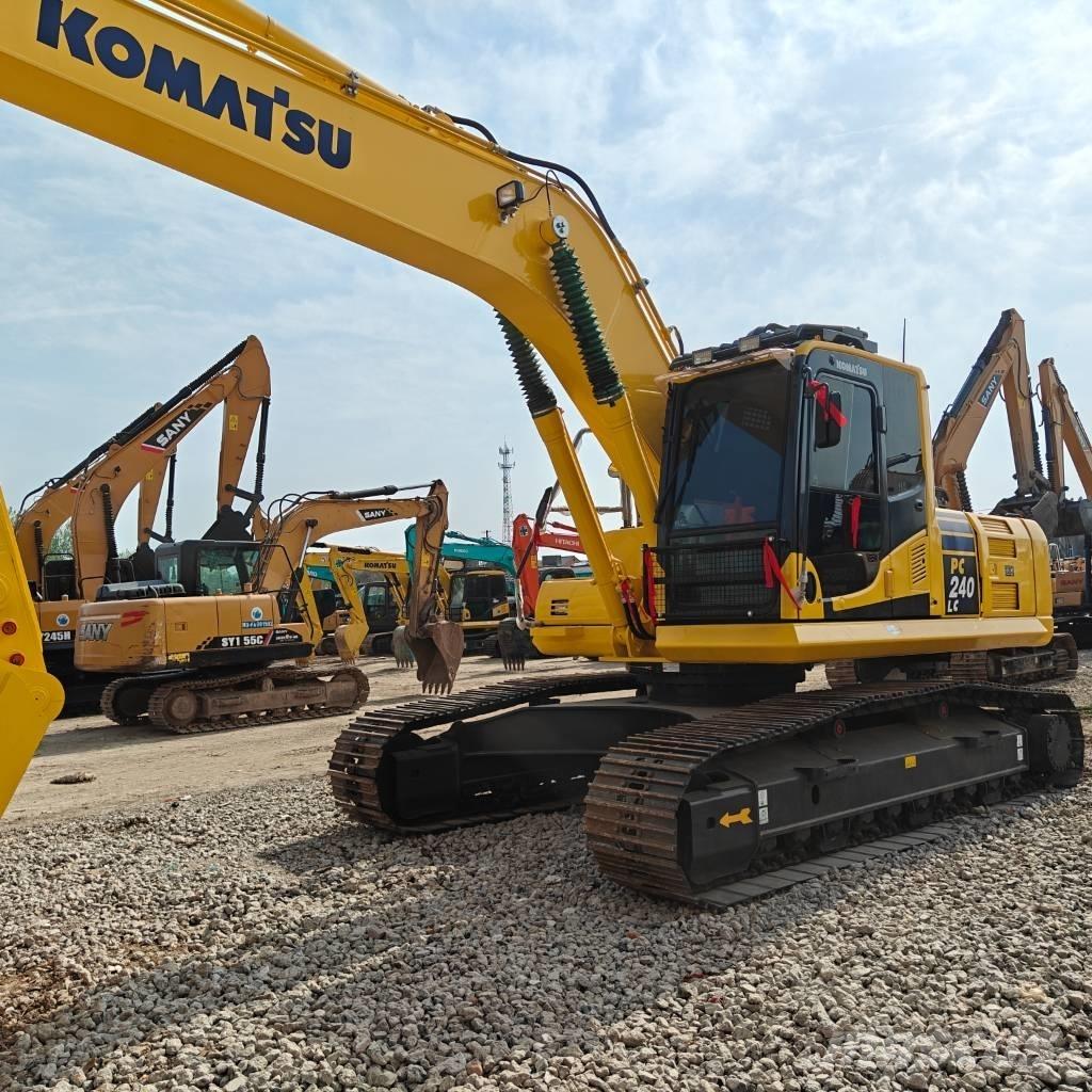 Komatsu 240LC-8 Excavatoare pe șenile

