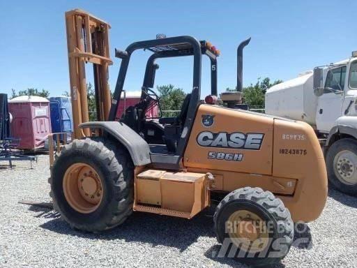 CASE 586H Masini de teren dificil