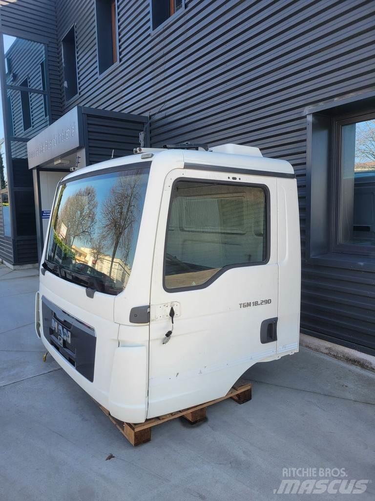 MAN TGM - Day cab Cabine si interior