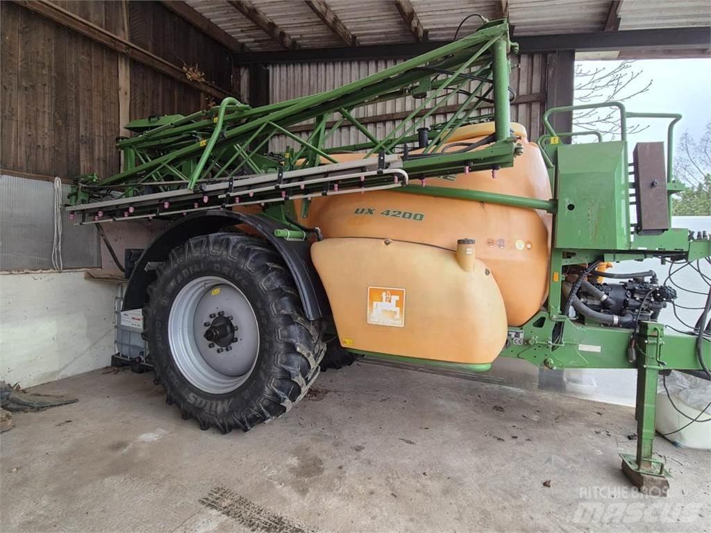Amazone UX 4200 Tractoare agricole sprayers